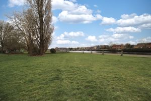 Riverside Park- click for photo gallery